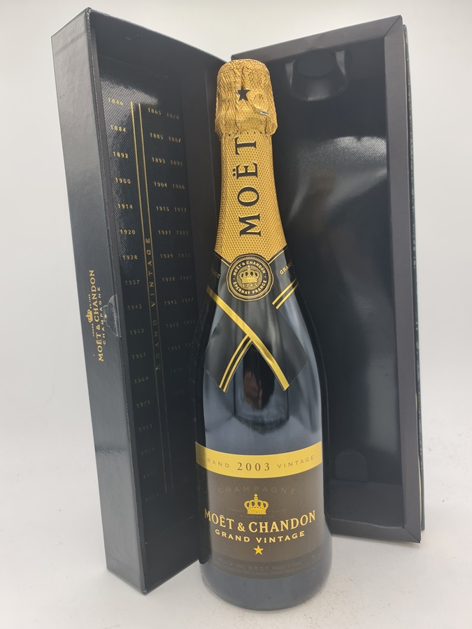 Moet et Chandon brut Champagne GRAND VINTAGE Millsime 2003 with OC