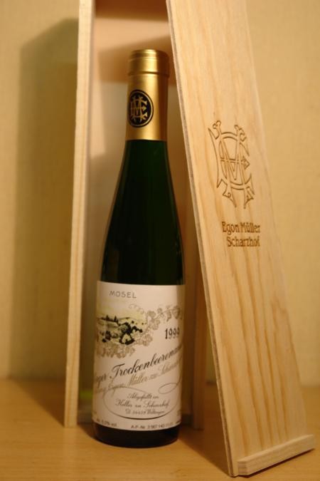 Egon Müller zu Scharzhof - Scharzhofberger Riesling Trockenbeerenauslese Goldkapsel Versteigerungswein 1999 375ml OWC