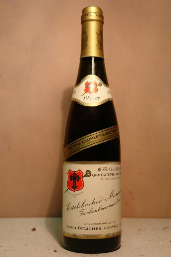 Bischöfliches Konvikt -  Eitelsbacher Marienholz Riesling Trockenbeerenauslese Goldkapsel 1971
