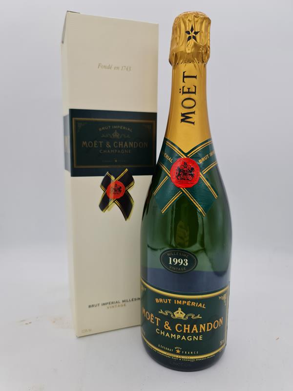 Moet et Chandon brut Imperial Millésime 1993 mit Geschenkverpackung