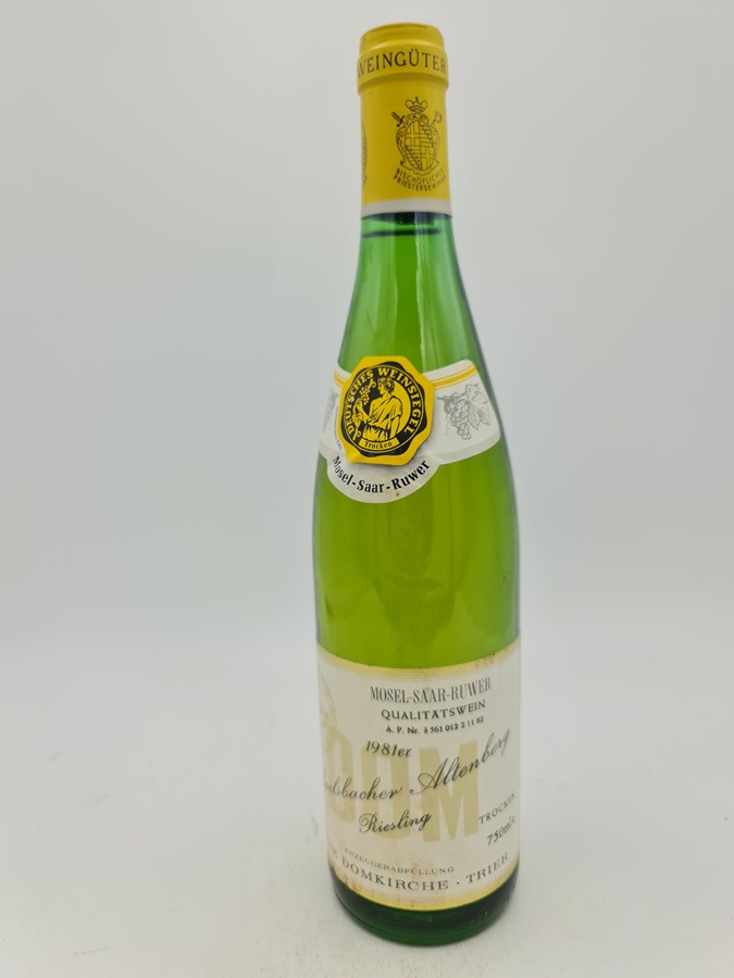 Hohe Domkirche - Avelsbacher Altenberg Riesling trocken dry 1981 Hohe Domkirche - Avelsbacher Altenberg Riesling trocken dry 1981