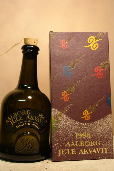 Aalborg Jule Akvavit Jahrgang 1996 0,7l  47% by vol. alc. Sonderabfüllung incl. Geschenkpackung