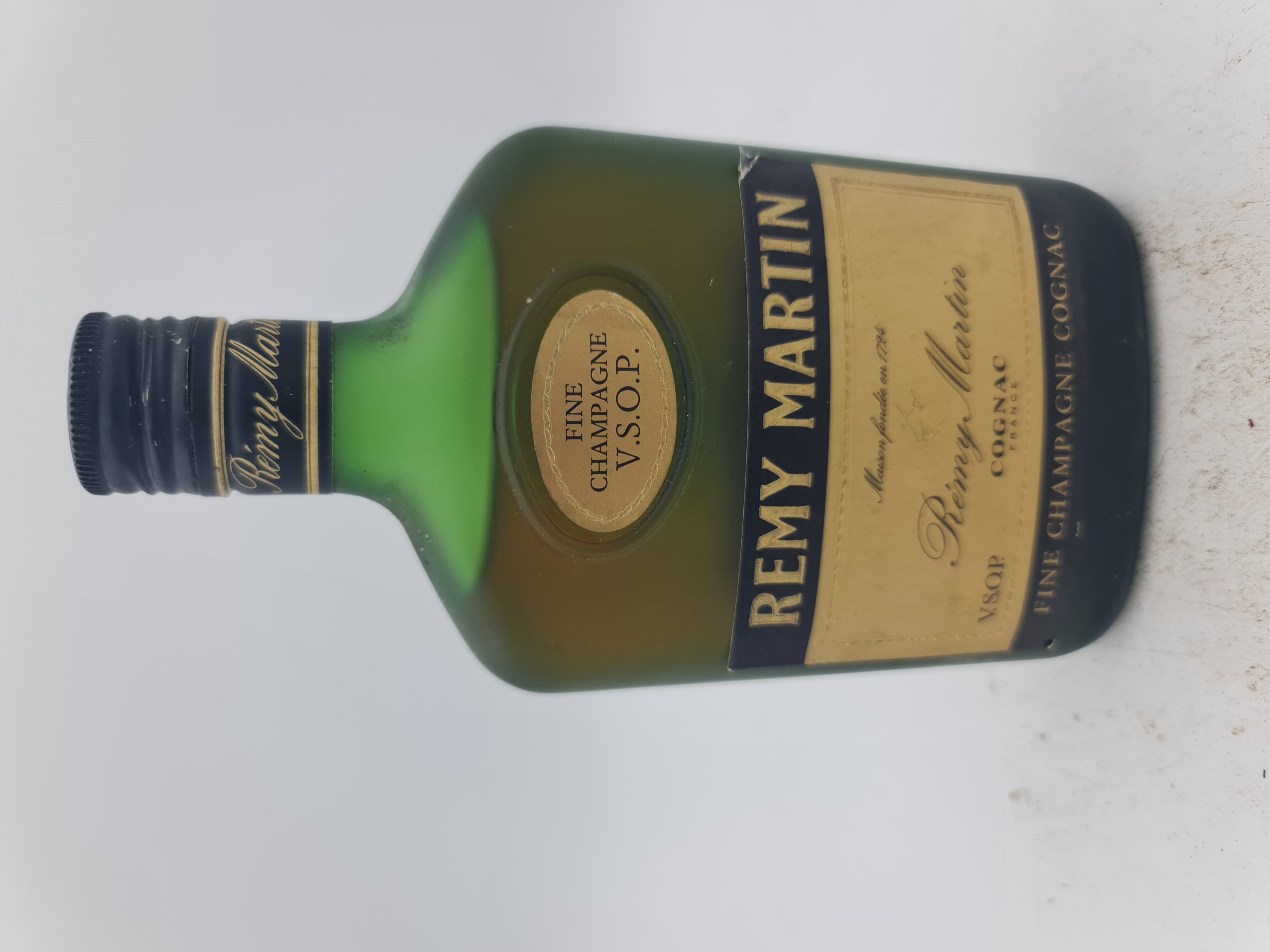 Rémy Martin Cognac Fine Champagne V.S.O.P. 40% alc by vol 50cl 'Old release from the 1980´s'  