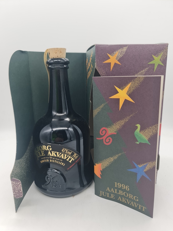 Aalborg Jule Akvavit Jahrgang 1996 0,7l  47% by vol. alc. Sonderabfüllung incl. Geschenkpackung