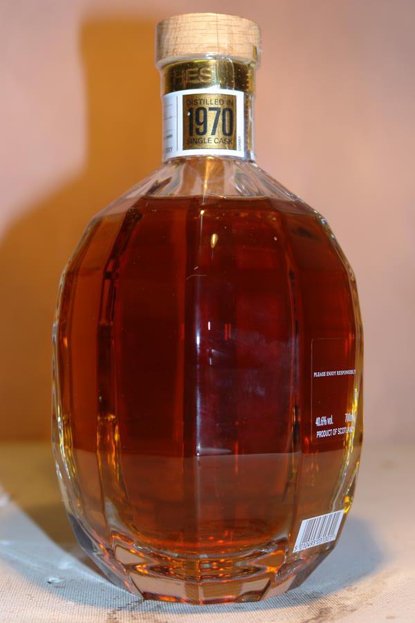 The Glenrothes Single Cask Speyside Single Malt Whisky Cask N°10573 Destilled 1970 bottled 2012 42 years old 40.6% by vol. 700ml in crystal decanter