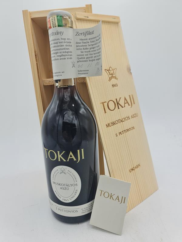 Tokajer Tokaj Staatsweingut Tokajhegyalja Aszú 5 Puttonyos 1963 500ml with OWC