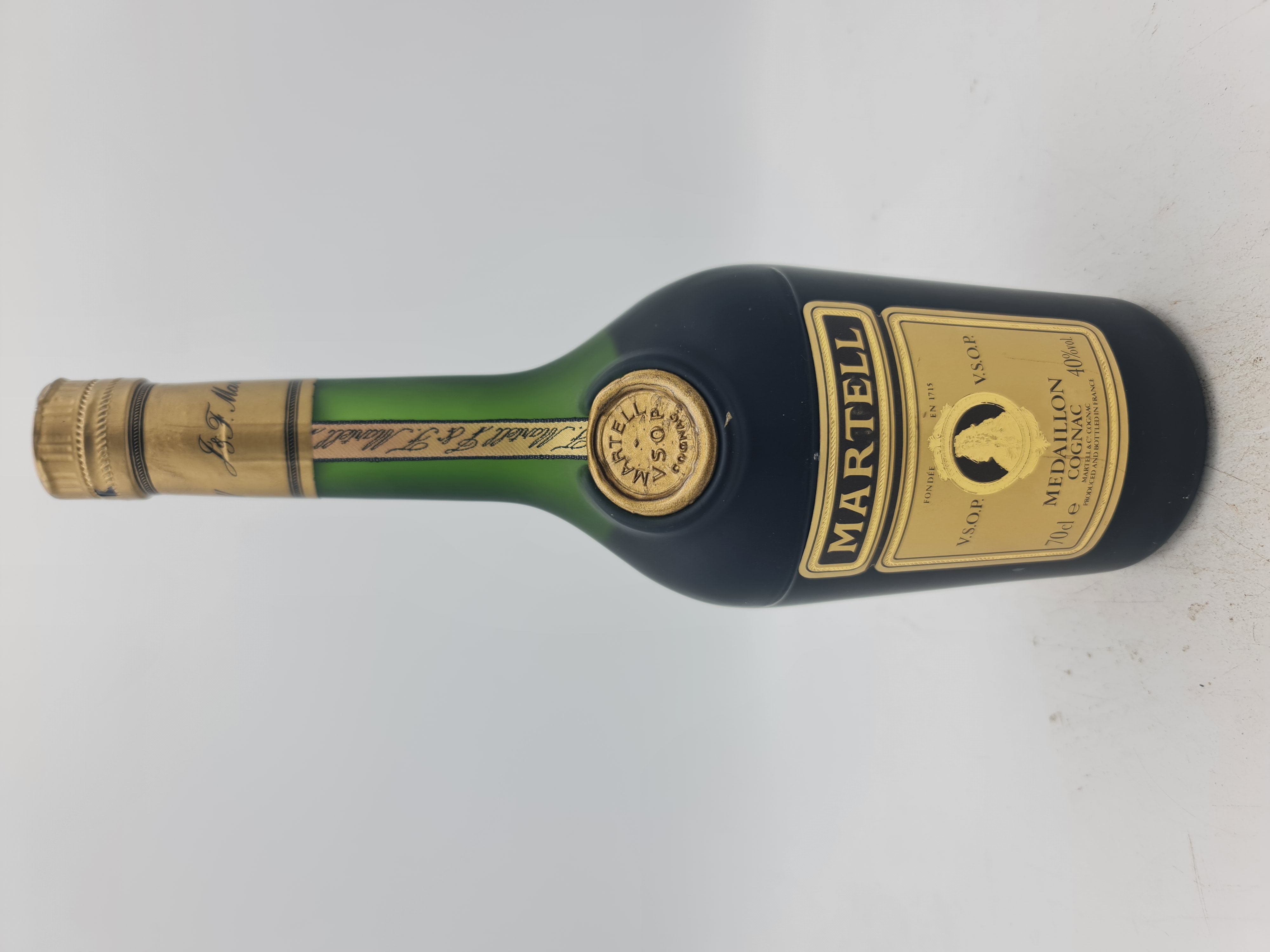 Martell Fine Champagne V.S.O.P. MEDAILLON Cognac NV 40% vol. 500ml  'old release from the 1970s'