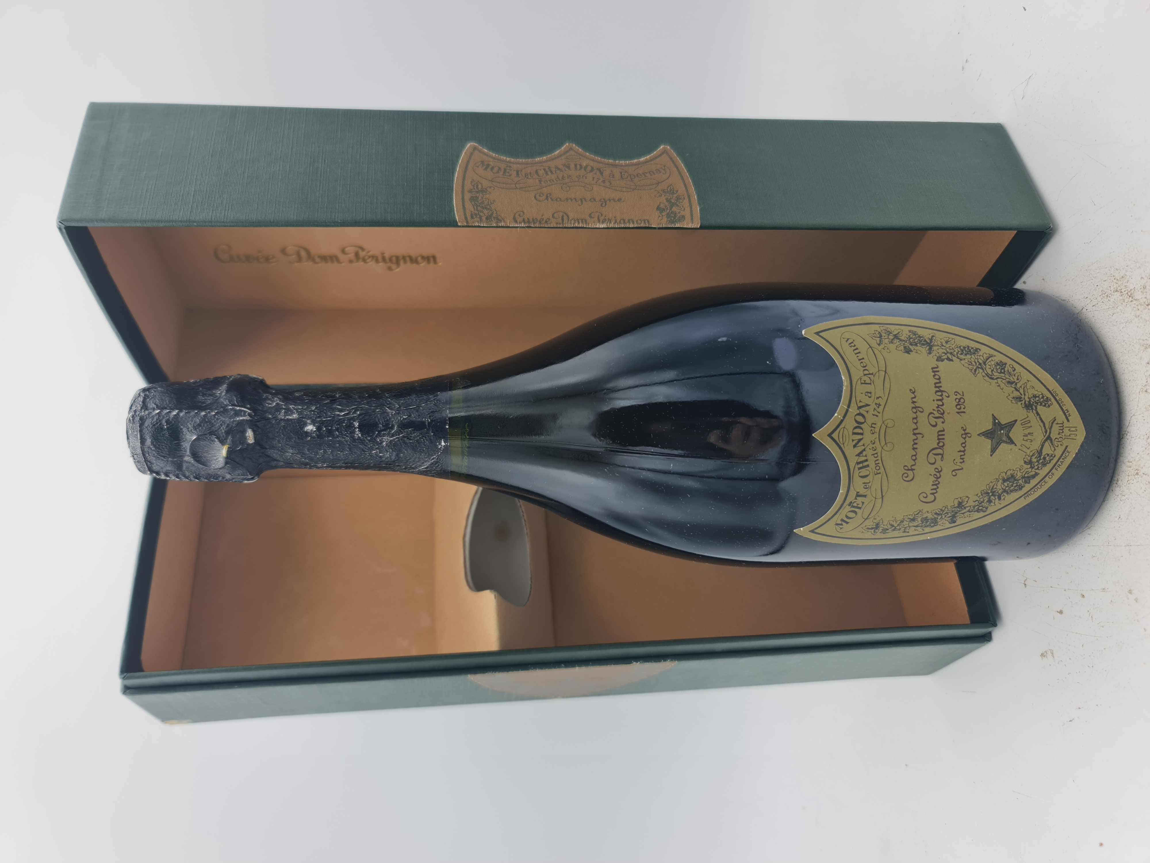 Moét et Chandon Cuveé Dom Perignon 1982 with OC