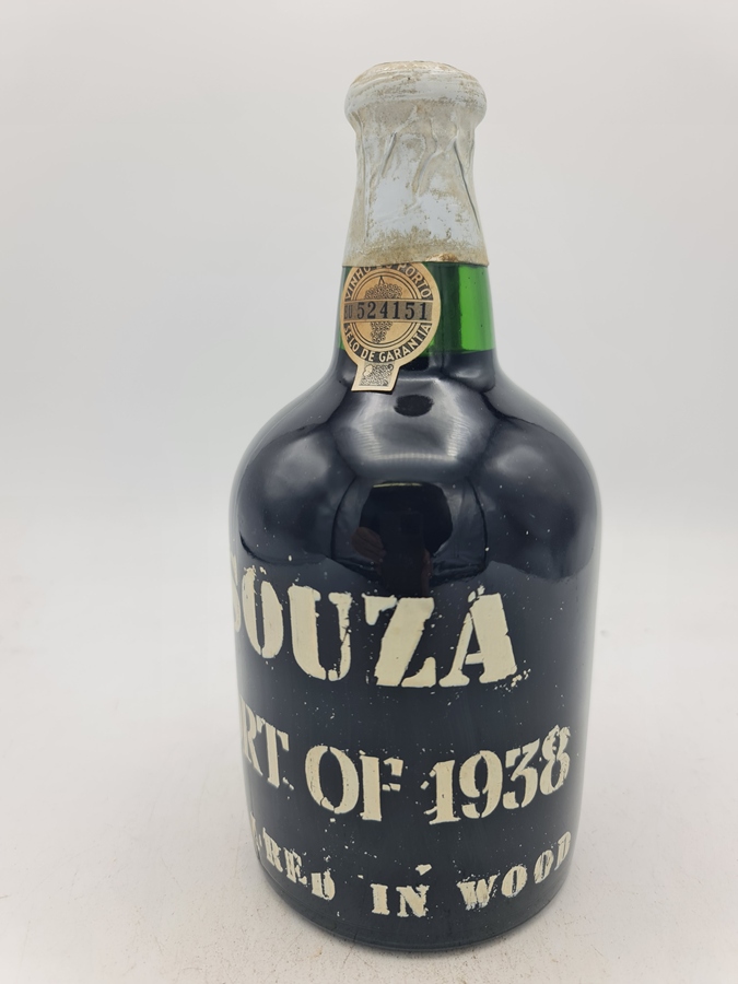 Souza vintage Port 1938 'matued in wood' bottled in 1972