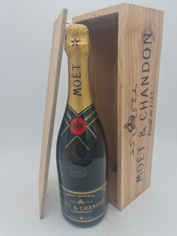 Moet et Chandon brut Imperial Millésime 1938 dégorgé 17. Septembre 1998 with Single OWC