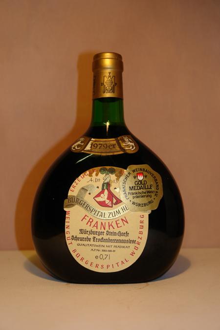Bürgerspital zum heiligen Geist Würzburg - Würzburger Stein-Harfe Scheurebe Trockenbeerenauslese GOLDKAPSEL 1979