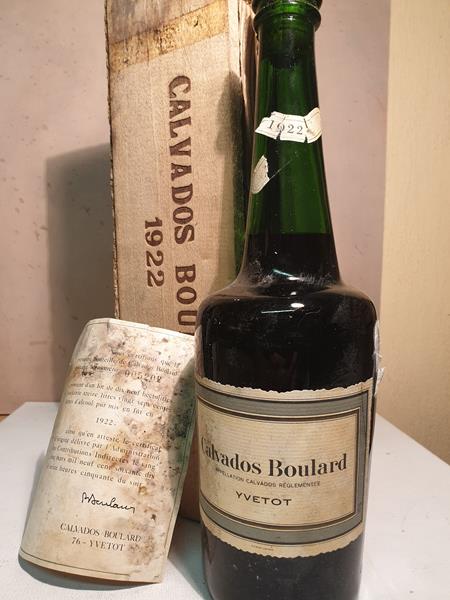 Yvetot Boulard - Calvados vintage 1922 40% by vol alc 70cl in OWC with certificate bt N°005202
