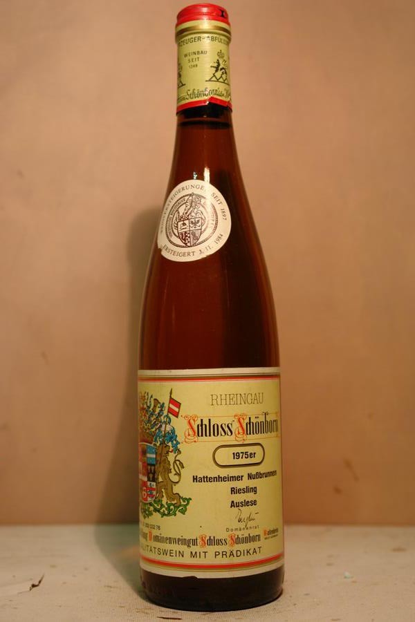 Schloss Schönborn - Hattenheimer Nußbrunnen Riesling Auslese Versteigerungswein 1976
