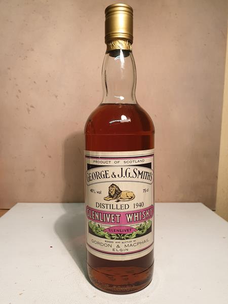 Glenlivit Speyside Single Malt Scotch Whisky 1940 bottled in the 1980s Gordon & MacPhail 40% vol. 700ml 