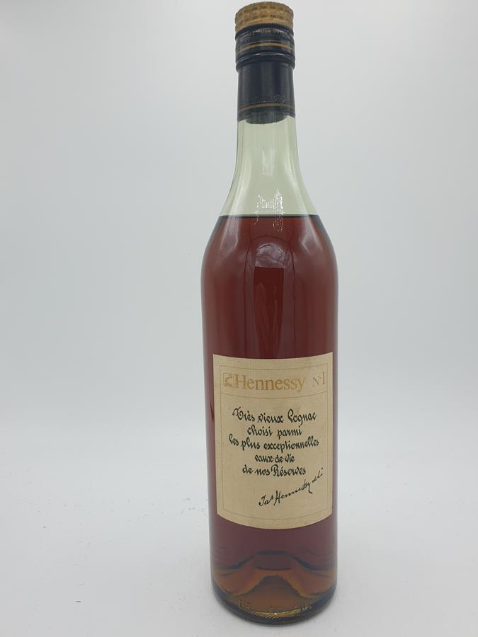 Hennessy Cognac  No 1 Trs Vieux Cognac  de nos Rserves 40% alc. by vol 70cl NV