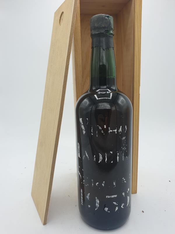 Vino Madeira Sercial vintage 1935 with OWC