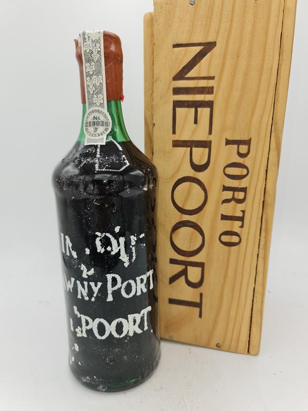 Niepoort Fine old Tawny Port 'old release' NV with OWC