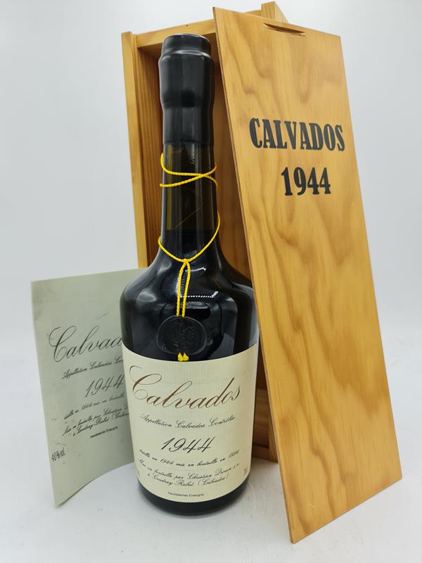 Christian Drouin Calvados 1944 - distilled 1944 bottled 1994 50 years old Buckingham Palace 40,0% 750ml with box