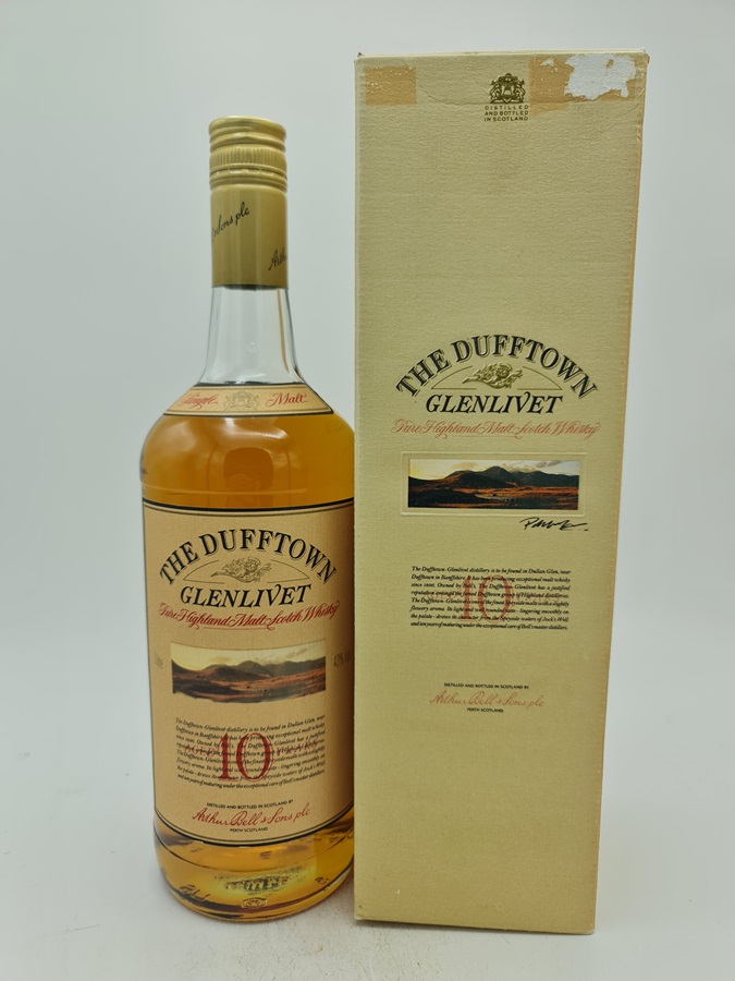 Glenlivet 10 Years Old bottled in the 1980s Pure Single Malt Scotch Whisky 1000ml 43% alc by vol 700ml with OC