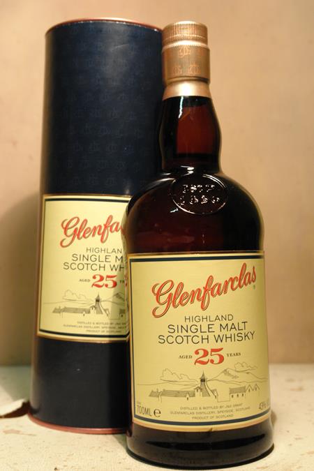 Glenfarclas Single Highland Malt Scotch Whisky 25 years old 43% by vol. 75cl with Box